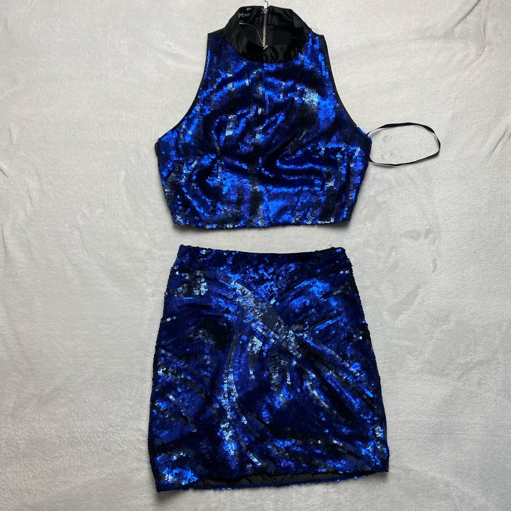 Two piece Bebe sequin set. Size XXS.